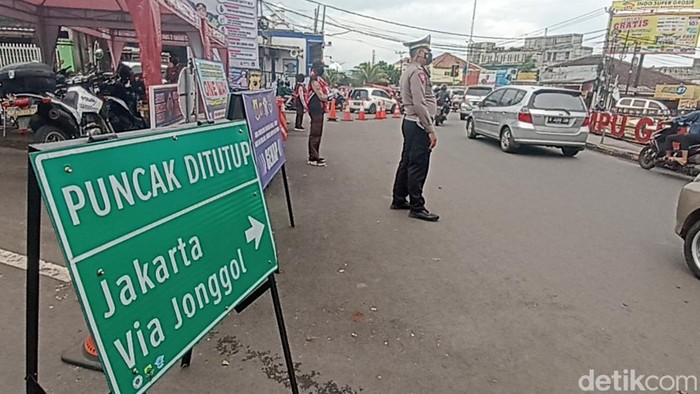 Jalur Cianjur-Puncak ditutup sementara.