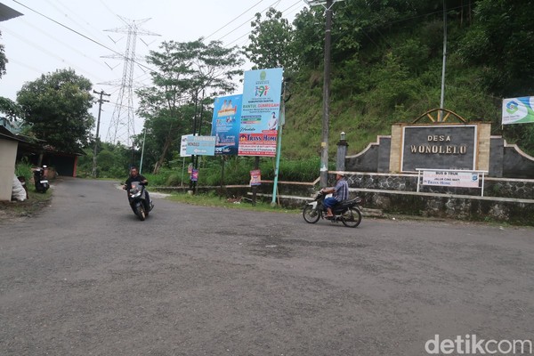 Jalur Cinomati di Pedukuhan Cegokan, Kalurahan Wonolelo, Kapanewon Pleret, Kabupaten Bantul memang terkenal ekstrem. Namun jalur tersebut juga menyuguhkan pemandangan alam yang indah. Jalur Cinomati di Pedukuhan Cegokan, Kalurahan Wonolelo, Kapanewon Pleret, Kabupaten Bantul memang terkenal ekstrem. Namun jalur tersebut juga menyuguhkan pemandangan alam yang indah.
