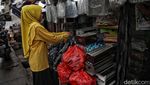 Jelang Malam Tahun Baru, Arang dan Alat Bakar Ikan Laris Manis