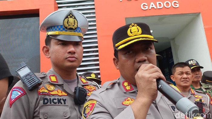 Kapolres Bogor AKBP Iman Imanuddin dan Kasat Lantas Polres Bogor AKP Dicky Anggi Pranata (Rizky AM/detikcom)