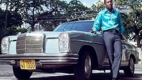 Pele juga dihadiahi dua unit mobil Mercedes-Benz, yakni tipe 250 W114 dan 280 SE W108. Pada masanya, tipe tersebut setara dengan sedan S-Class yang dijual masa kini. Foto: Autojosh.