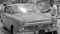 Mobil-mobil klasik tersebut kabarnya masih disimpan Pele menjelang kematiannya. Pele sendiri dikabarkan penggemar kendaraan lawas. Foto: Autojosh.