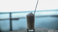 Signature Kopi Koneng yaitu es kopi susu koneng.Foto: Rifkianto Nugroho/detikcom