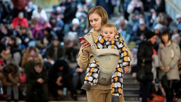 Kyiv Dibom Lagi, Warga Berlindung di Stasiun Metro