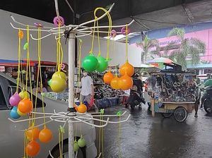 Viral Lato-lato, Berapa Keuntungan yang Diraup Pedagang di Pasar Asemka?