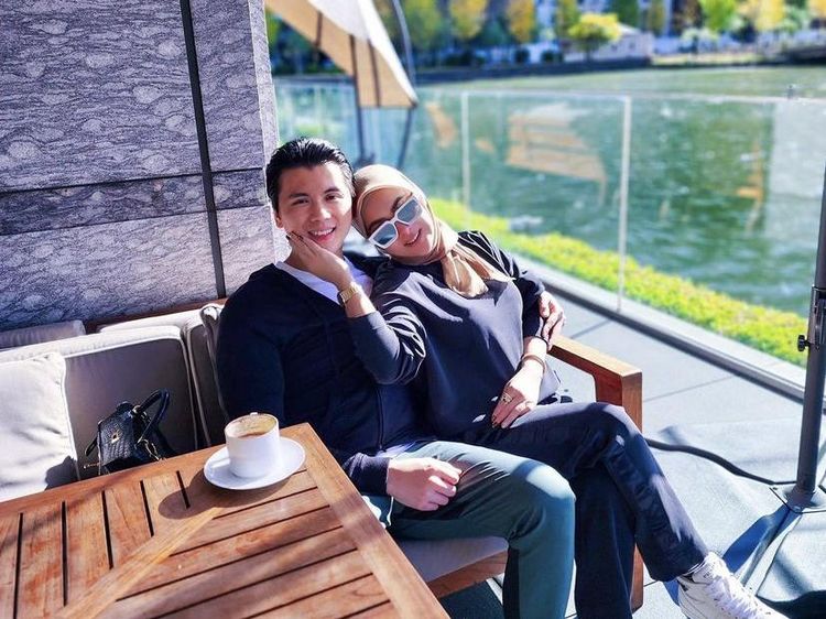 Liburan Akhir Tahun di Jepang, Syahrini Pamer Aneka Makanan Enak