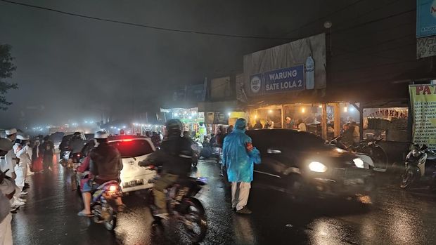 Massa 'Puncak Berdzikir' padati kawasan Masjid At-Ta'awun Bogor