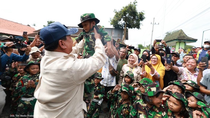 Menhan Prabowo Subianto saat kunjungan kerja ke Banyuwangi