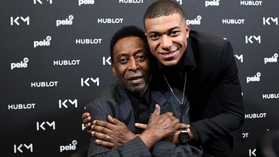 Momen Hangat Pele dengan Bintang Bola Lainnya, Messi hingga Mbappe