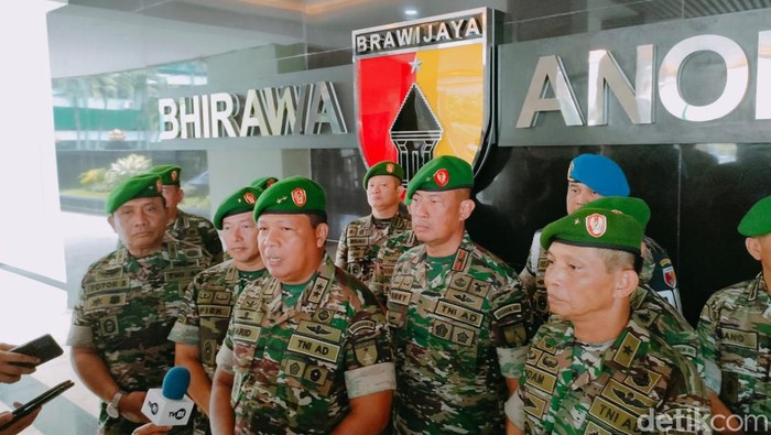 Pangdam V/Brawijaya Mayjen TNI Farid Makruf.