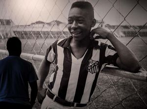 Pernyataan Keluarga Usai Pele Meninggal Dunia