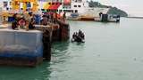 Penyelam TNI AL Bantu Evakuasi Truk Semen Tercebur di Pelabuhan Merak