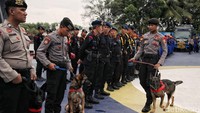 Personel Sabhara Unit K-9 Polri juga mengikuti apel kesiapan satgas kontingennsi menghadapi bencana.