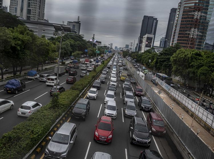 Potret Puncak Arus Liburan Nataru, Ribuan Orang Tinggalkan Jakarta
