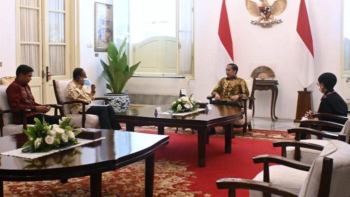 Presiden Jokowi menerima Menlu Malaysia (Foto: Kris - Biro Pers Sekretariat Presiden).