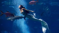 Para putri duyung ini mengikuti kontes China Mermaid Open 2022.  