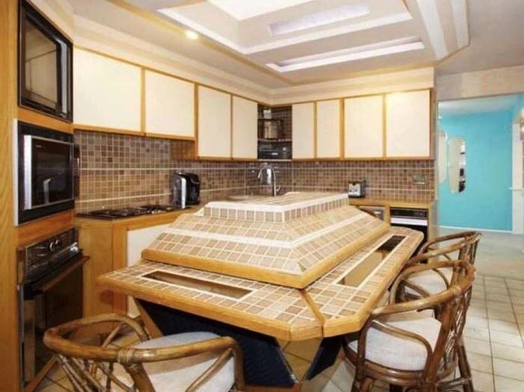 Rancangan Dapur Paling Aneh, Salah Desain Atau Sengaja?