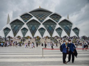 Segudang Pekerjaan Rumah di Balik Megahnya Masjid Al Jabbar