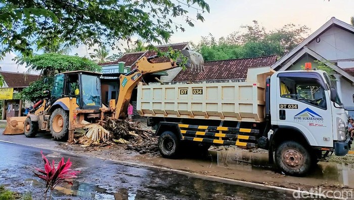 Salah satu CSR PT BSI selaku operator tambang di Banyuwangi