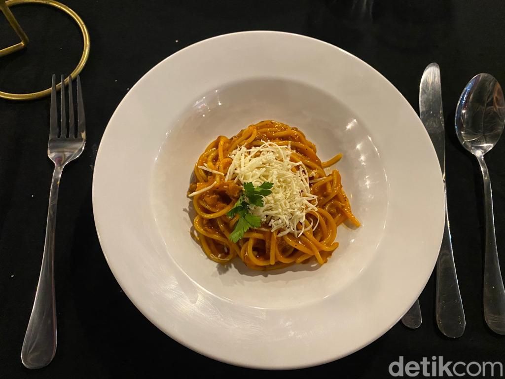 SISILIA Street Dining : Menikmati Sensasi 'Fine Dining' di Tenda Kaki Lima