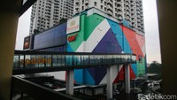 Pengembangan TOD serupa pernah dilakukan di Blok M, Stasiun MRT Blok M disambungkan dengan Plaza Blok M.