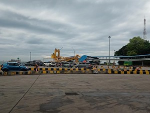 Sempat Ditutup Imbas Cuaca Buruk, Begini Suasana Pelabuhan Merak Pagi Ini