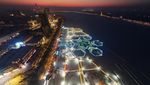 Sungai Beku di China Berhias Lampu LED Bentuk Kepingan Salju