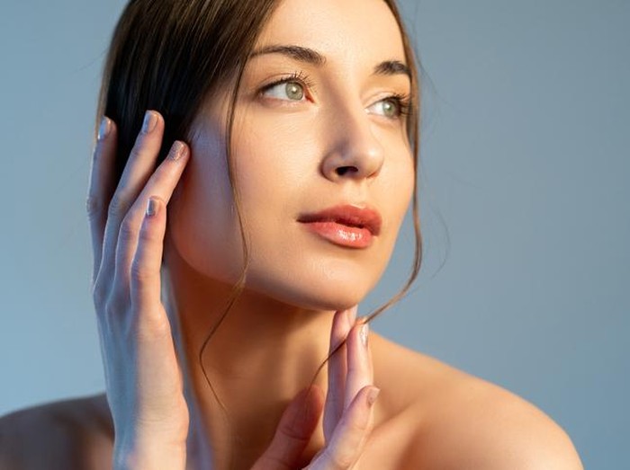 Selain Dinginkan Minuman, Es Batu Bisa Bikin Wajah Mulus Glowing