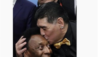 Beristirahatlah dengan tenang di salah satu legenda terbesar dalam game Warisan Anda akan hidup selamanya. Saya yakin Heaven FC dengan Maradona dan Pele bersama-sama akan tak terkalahkan selamanya, ujar Ozil. Foto: screenshot/detikINET