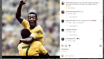 Beristirahatlah dengan tenang, Raja Pele. Terima kasih atas kejayaan yang Anda berikan untuk Brasil dan sepak bola. Warisanmu abadi, ujar Casemiro,  Foto: screenshot/detikINET