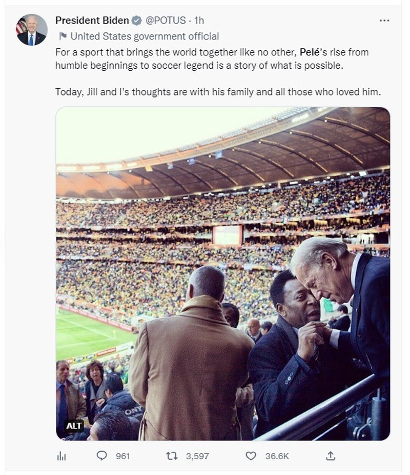 Ungakapan Duka untuk Pele di Medsos