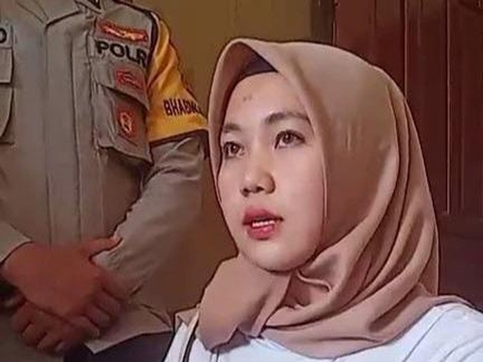 Wanita yang batal menikah dengan alasan mahar kurang Rp 700 ribu, Dona saat memberikan klarifikasi terkait hal itu