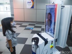 Wih! Ada Robot Wira-wiri di Stasiun MRT Lebak Bulus
