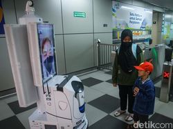 Wih! Ada Robot Wira-wiri di Stasiun MRT Lebak Bulus