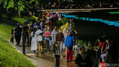 19 Ribu Lebih Pengunjung Padati TMII Jelang Pergantian Tahun