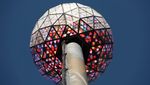 Bak Lampu Disko, Bola Kristal Raksasa Ini Mulai Mejeng di Time Square