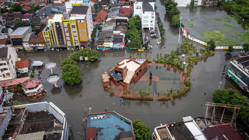 Foto-foto Banjir di Kawasan Kota Lama Semarang