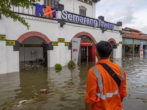 Stasiun Semarang Masih Banjir, KAI Minta Maaf dan Alihkan Rute Kereta