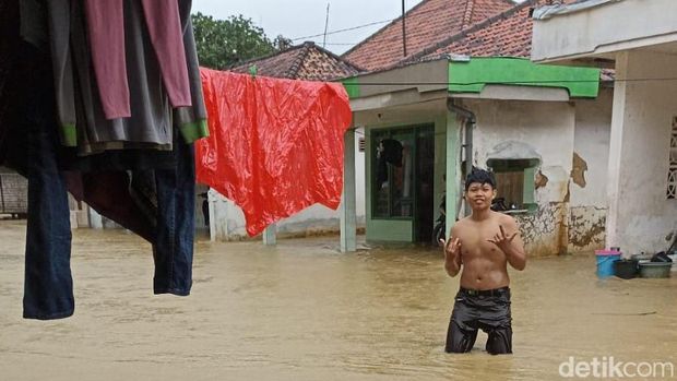 Banjir jelang tahun baru di Arosbaya, Bangkalan