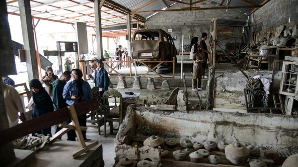 Museum yang didirikan oleh warga setempat tersebut masih ramai dikunjungi oleh wisatawan.