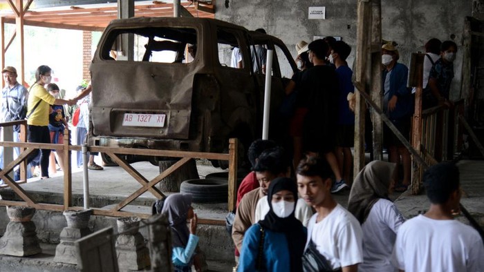 Museum gunung merapi ini didirikan oleh warga setempat. Dalam museum ini terdapat beberapa barang peninggalan atas terjadinya peristiwa tersebut.
