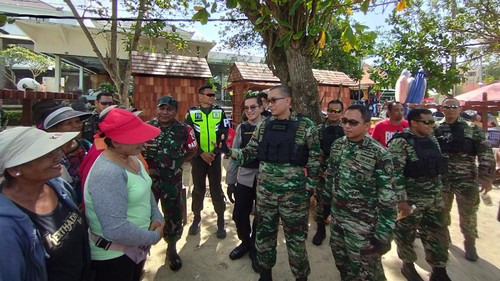 Danrem 163/Wirasatya, Brigjen TNI Chairul Anam, saat meninjau lokasi jelang perayaan pergantian malam tahun baru, Sabtu (31/12/2022). (Foto: Nuranda Indrajaya/detikBali)
