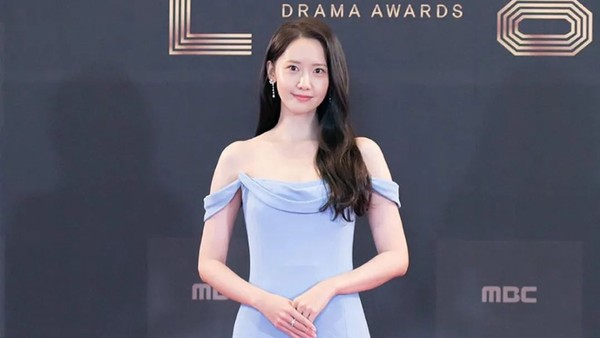 8 Gaya Artis Korea di MBC Drama Awards 2022, Yoona Pakai Gaun Rp 147 Juta