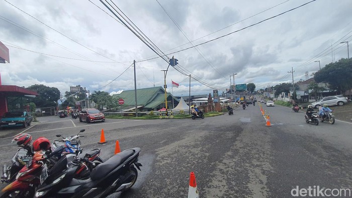 Jalur Wisata Pacet di Mojokerto Ramai Lancar
