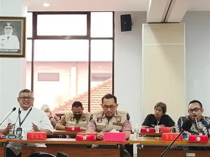 KPPU Temukan Praktik Nakal Penjualan Sembako Bersyarat di Jatim