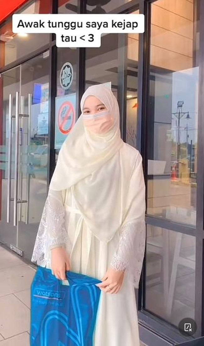 Sijil Pelajaran Malaysia (Ijazah Pembelajaran Malaysia) atau SPM merupakan sejenis pemeriksaan yang dilakukan oleh Lembaga Penyelenggara Ujian Malaysia (Majlis Peperiksaan Malaysia atau MPM). Rata-rata siswa memperoleh SPM pada usia 17 tahun, sewaktu di tingkat lima, pada saat ujian akhir pendidikan menengah atas. Foto: Dok. TikTok @nriins_.