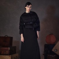Koleksi terbaru Dior Pre-Fall 2023 karya Maria Grazia Chiuri yang terinspirasi kebudayaan India.  Foto: Dok. Christian Dior.