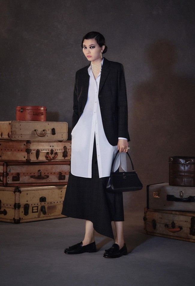 Koleksi terbaru Dior Pre-Fall 2023 karya Maria Grazia Chiuri yang terinspirasi kebudayaan India.  Foto: Dok. Christian Dior.