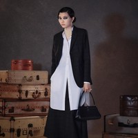 Koleksi terbaru Dior Pre-Fall 2023 karya Maria Grazia Chiuri yang terinspirasi kebudayaan India.  Foto: Dok. Christian Dior.