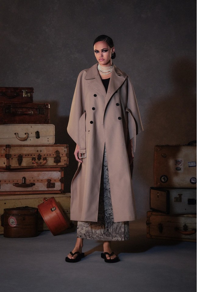 Koleksi terbaru Dior Pre-Fall 2023 karya Maria Grazia Chiuri yang terinspirasi kebudayaan India.  Foto: Dok. Christian Dior.